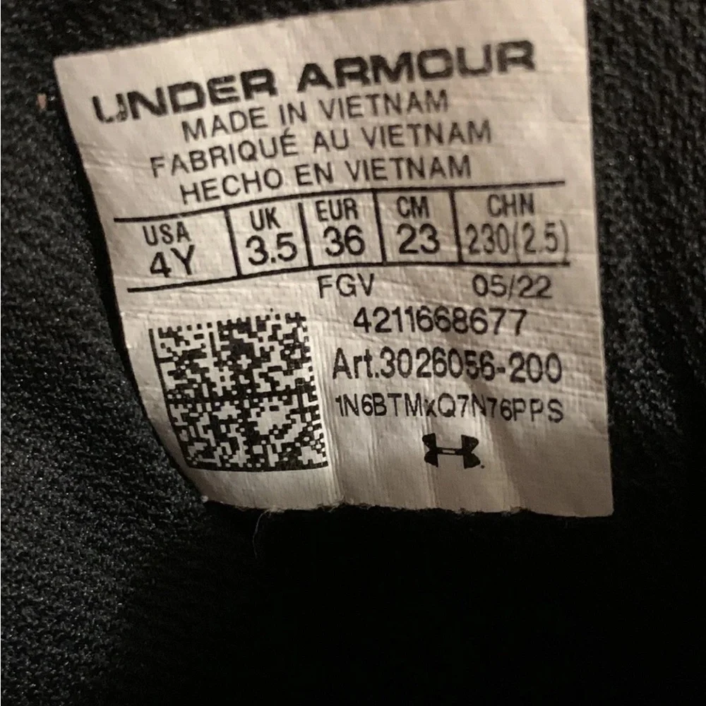 Under Armour youth Sz 4Y‎ Brown Athletic Shoes